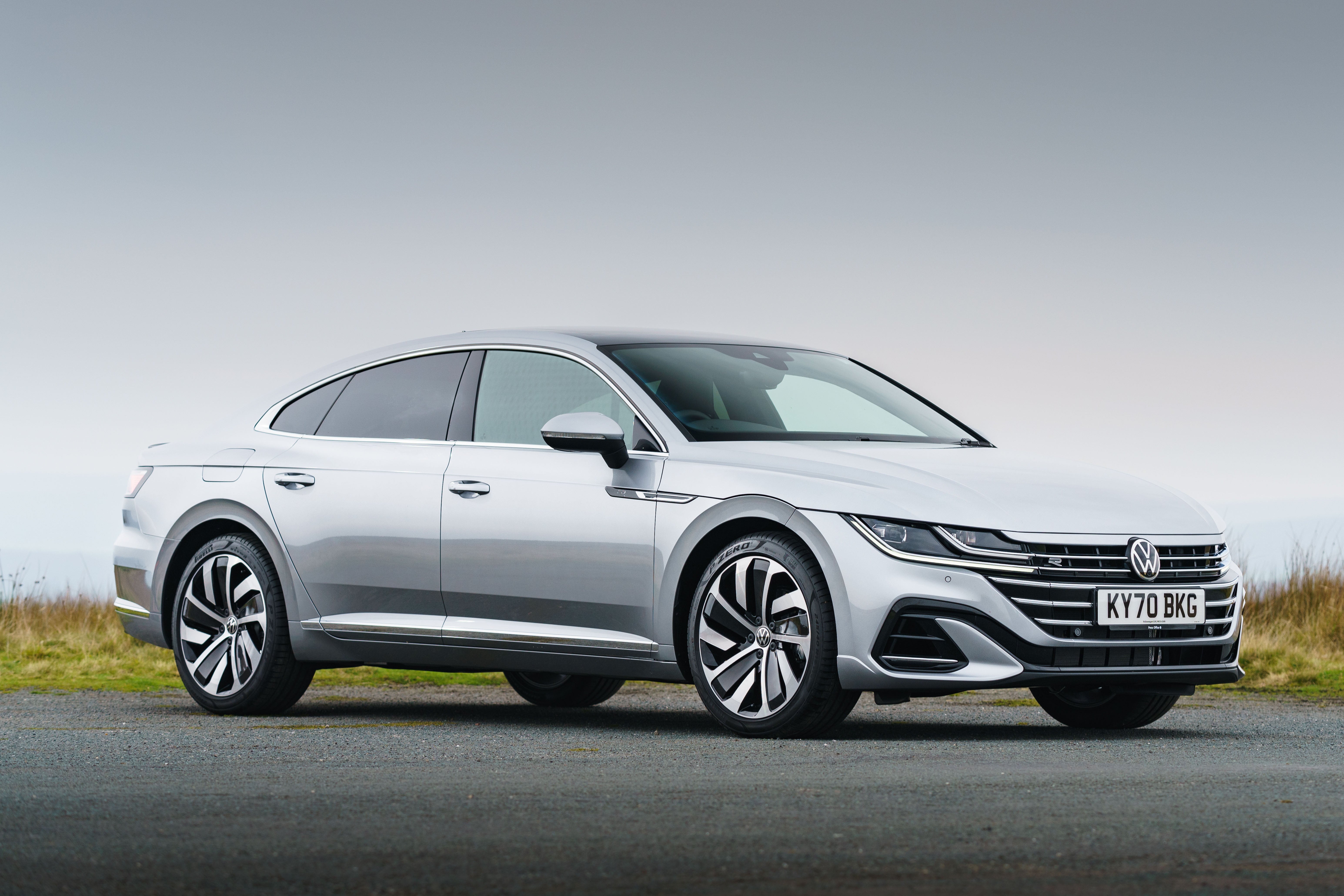 Vw arteon hybrid deals review